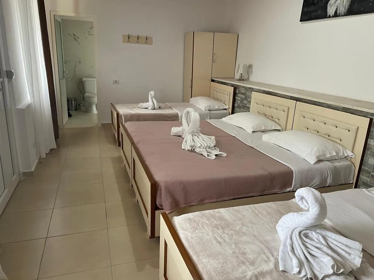 R Hotel Zhaban 0*,  Albanien