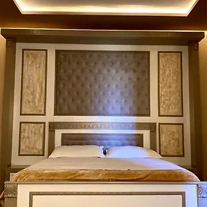 Hotel Univers, Bajram Curr
